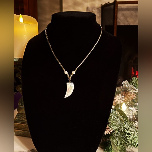 Vintage Hematite Beaded Mother of Pearl Horn Necklace - Picture 2 of 4